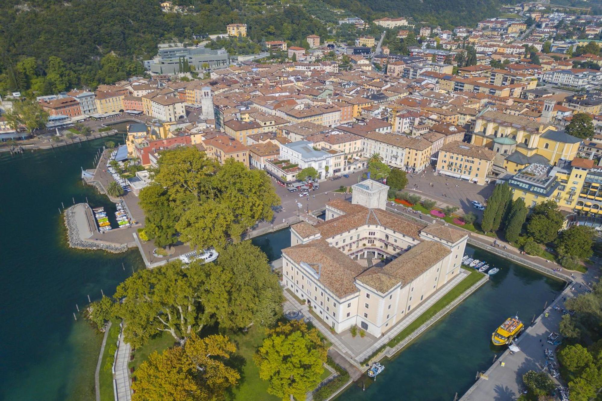 Casa Margherita Few Minutes From Lake - Happy Rentals Riva del Garda Eksteriør bilde