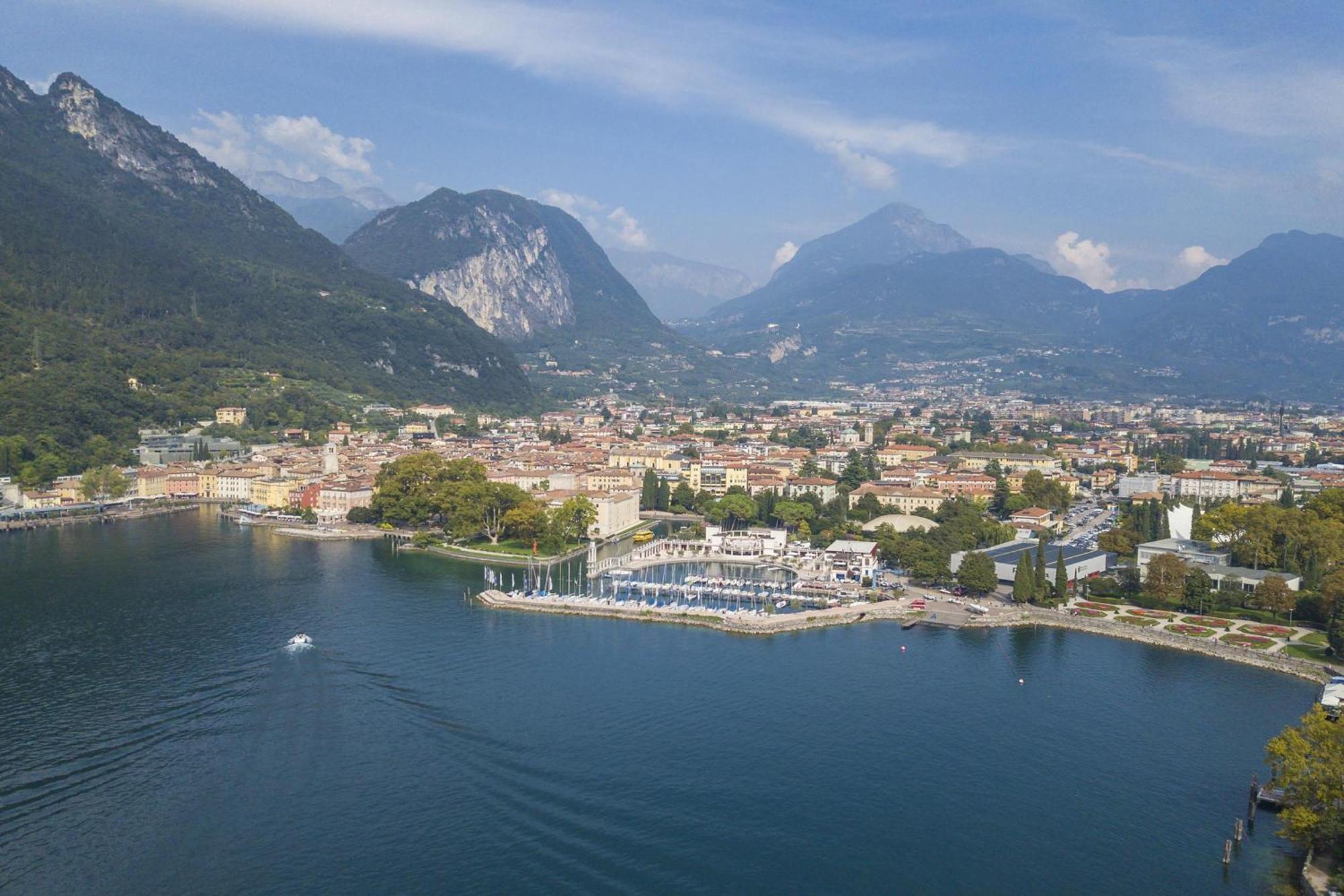 Casa Margherita Few Minutes From Lake - Happy Rentals Riva del Garda Eksteriør bilde